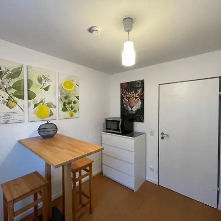 Schoene Wohnung, Sehr Zentral, Ruhig Apartamento *